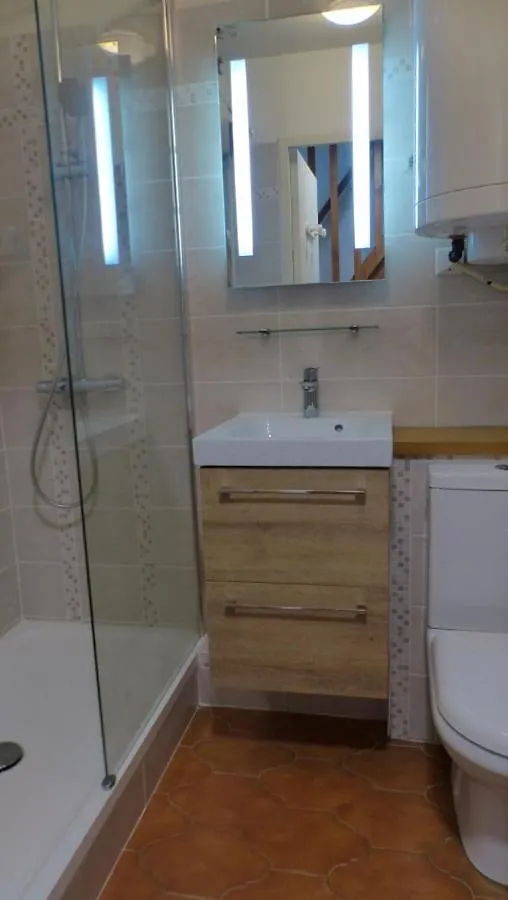 Comfortable Nest With Pool Facing The Sea سيكس-فور-لو-بلاج